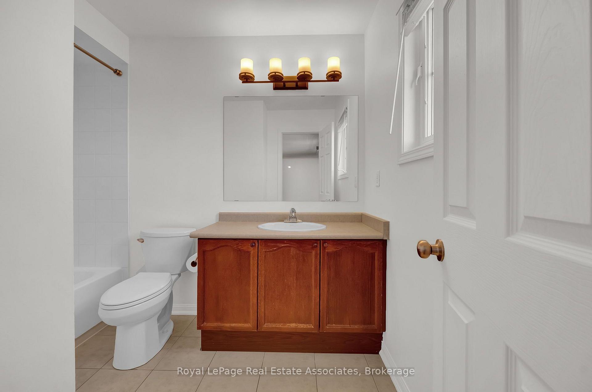 Photo 20 of 31 Crockett Place, Clarington, Bowmanville — HOMEH