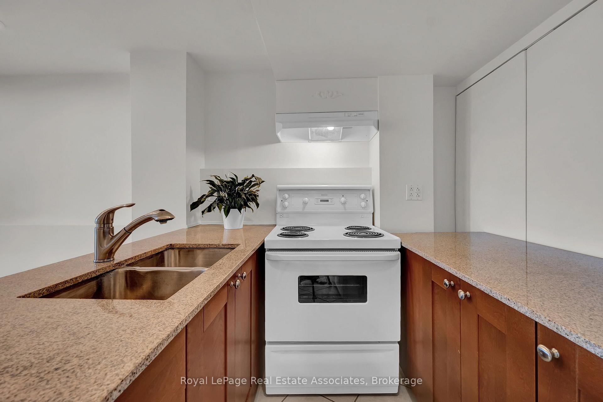 Photo 28 of 31 Crockett Place, Clarington, Bowmanville — HOMEH