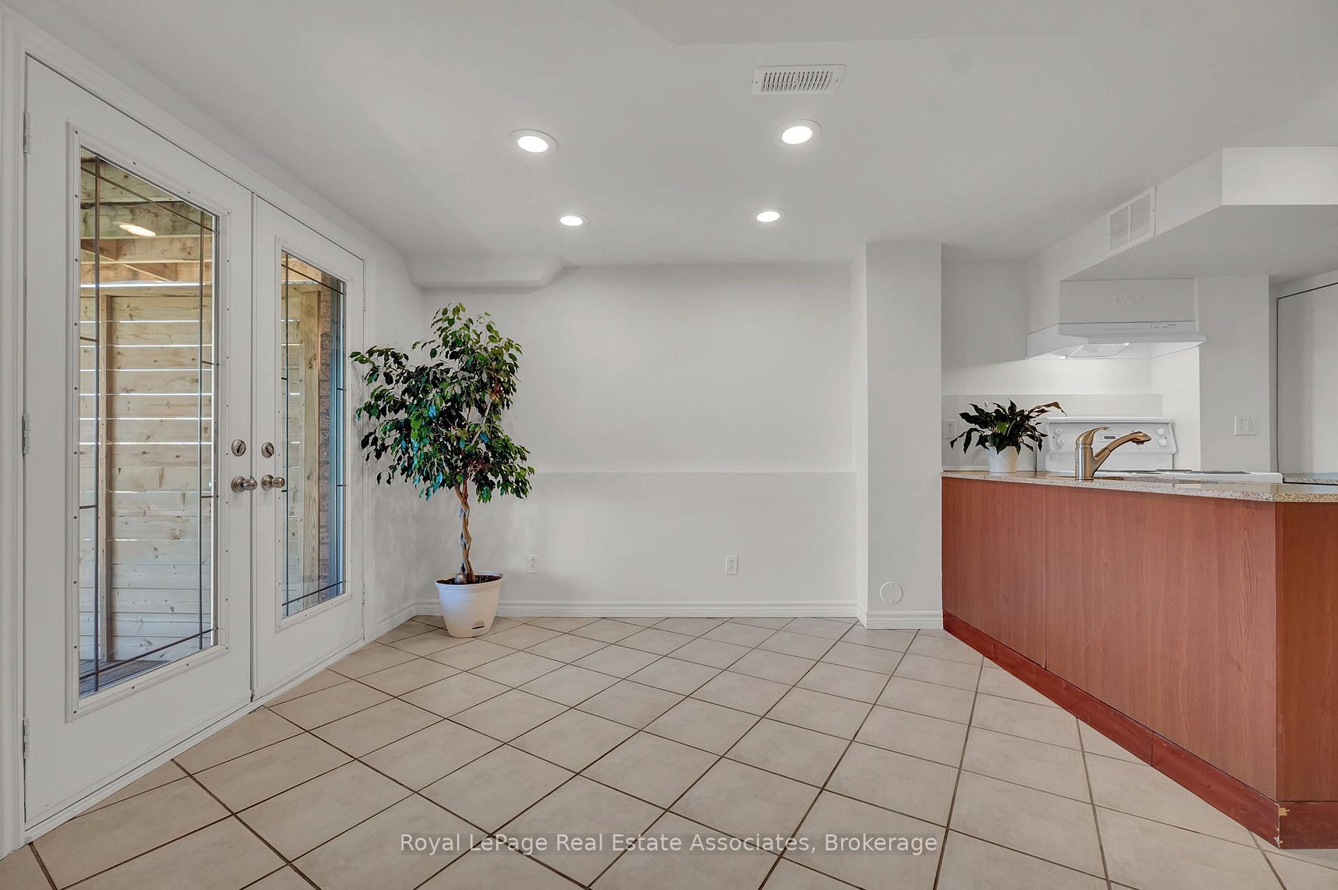 Photo 29 of 31 Crockett Place, Clarington, Bowmanville — HOMEH