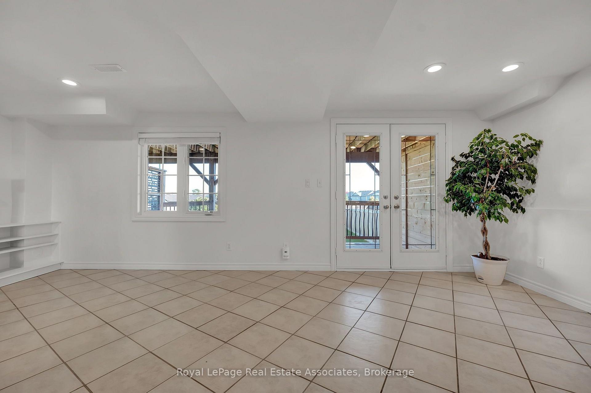 Photo 32 of 31 Crockett Place, Clarington, Bowmanville — HOMEH