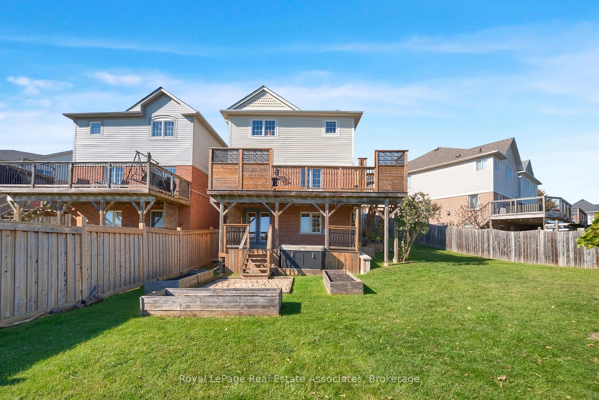 Photo 35 of 31 Crockett Place, Clarington, Bowmanville — HOMEH