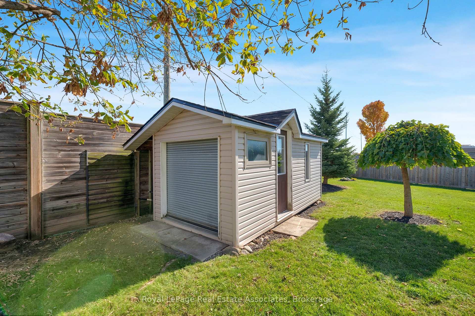 Photo 37 of 31 Crockett Place, Clarington, Bowmanville — HOMEH