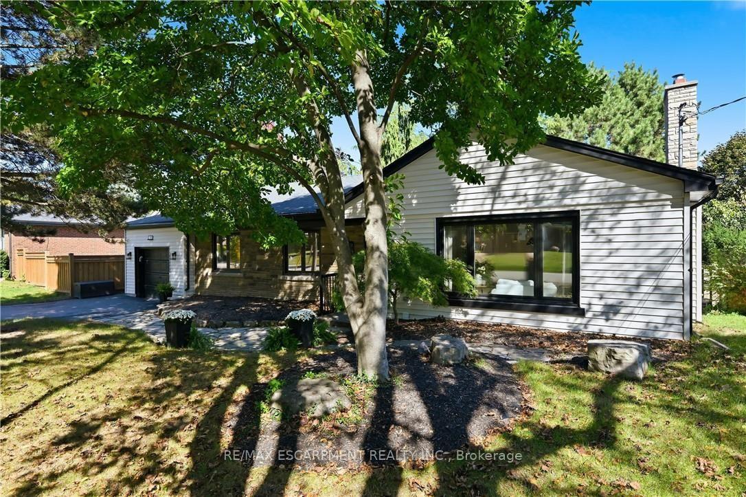 Photo 4 of 869 Condor Drive, Burlington, LaSalle — HOMEH