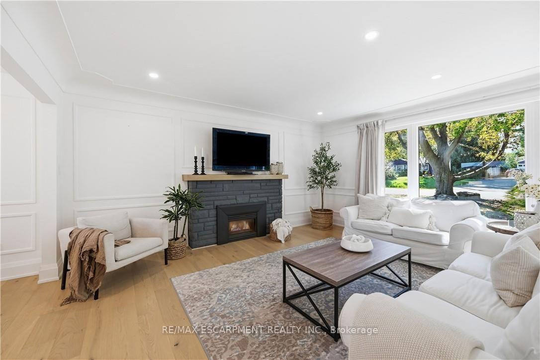 Photo 7 of 869 Condor Drive, Burlington, LaSalle — HOMEH