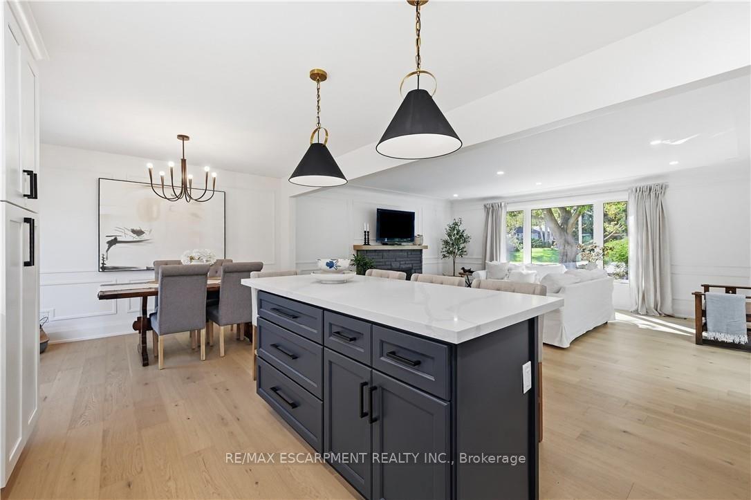 Photo 13 of 869 Condor Drive, Burlington, LaSalle — HOMEH
