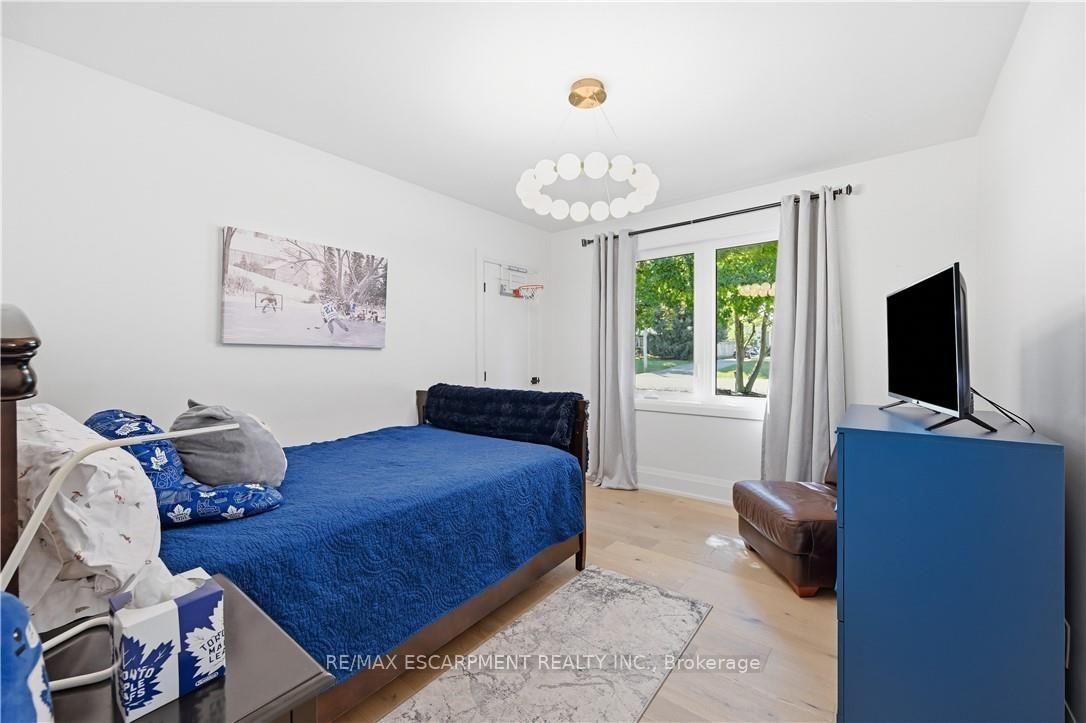 Photo 18 of 869 Condor Drive, Burlington, LaSalle — HOMEH