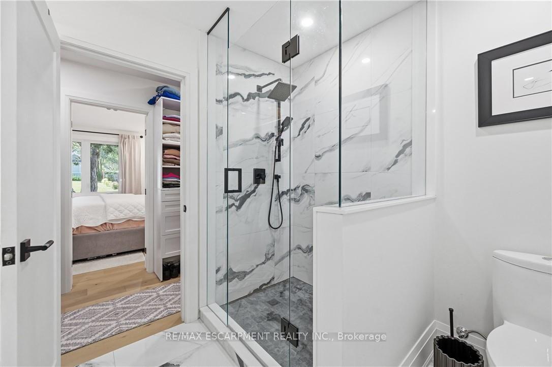 Photo 22 of 869 Condor Drive, Burlington, LaSalle — HOMEH