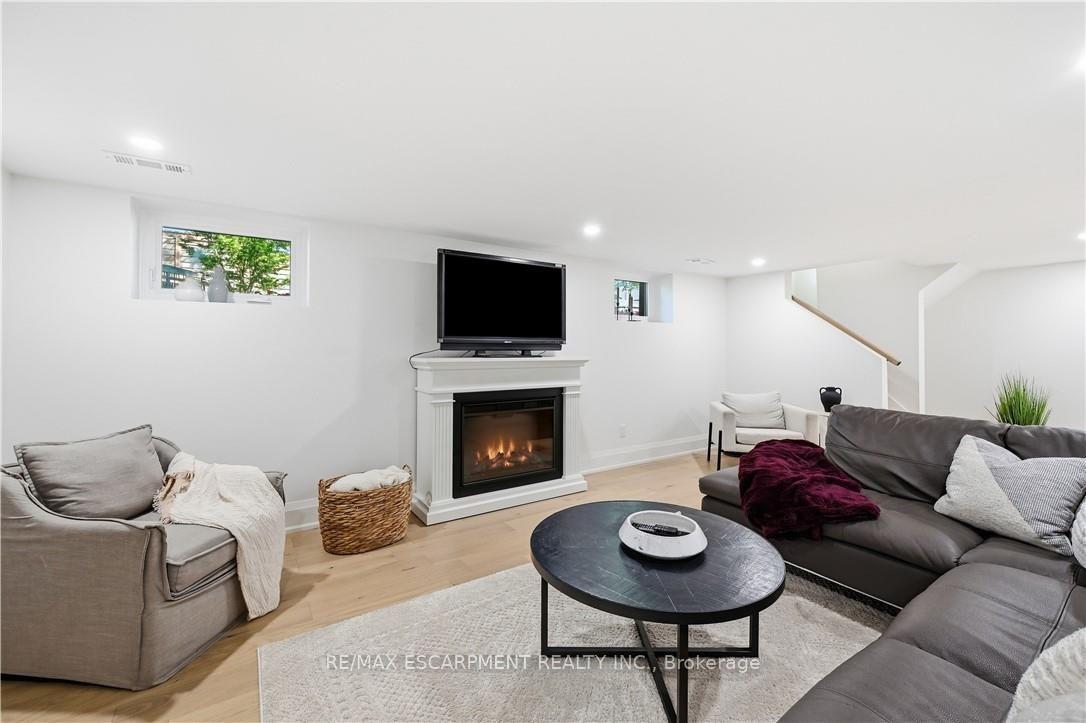 Photo 24 of 869 Condor Drive, Burlington, LaSalle — HOMEH