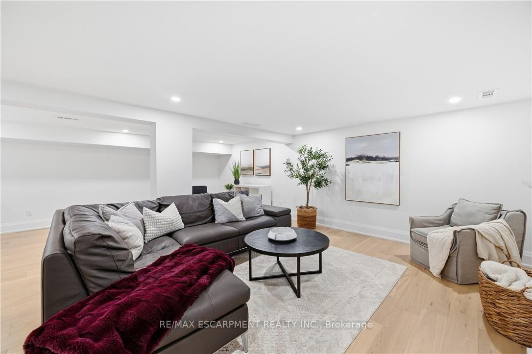 Photo 25 of 869 Condor Drive, Burlington, LaSalle — HOMEH