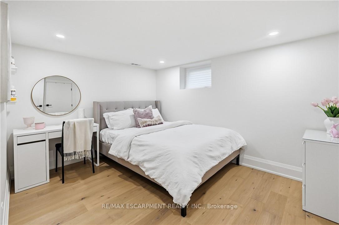 Photo 30 of 869 Condor Drive, Burlington, LaSalle — HOMEH