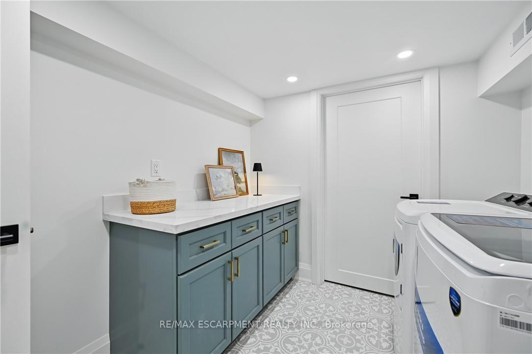 Photo 31 of 869 Condor Drive, Burlington, LaSalle — HOMEH
