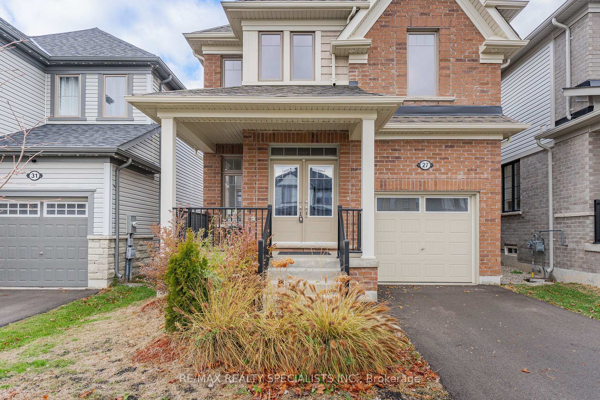 Photo 4 of 27 Harpin Way W, Centre Wellington, Fergus — HOMEH