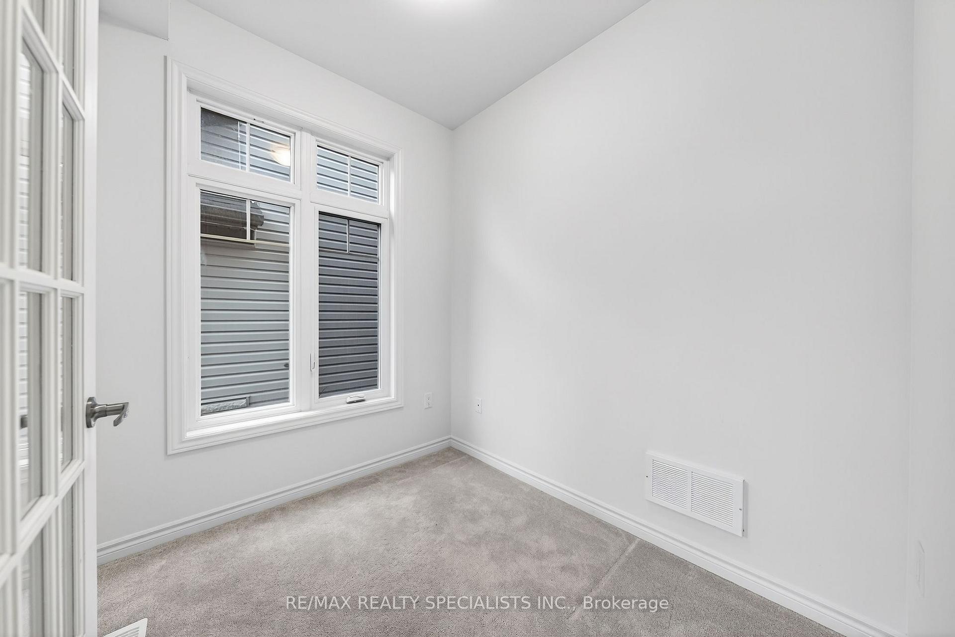 Photo 6 of 27 Harpin Way W, Centre Wellington, Fergus — HOMEH