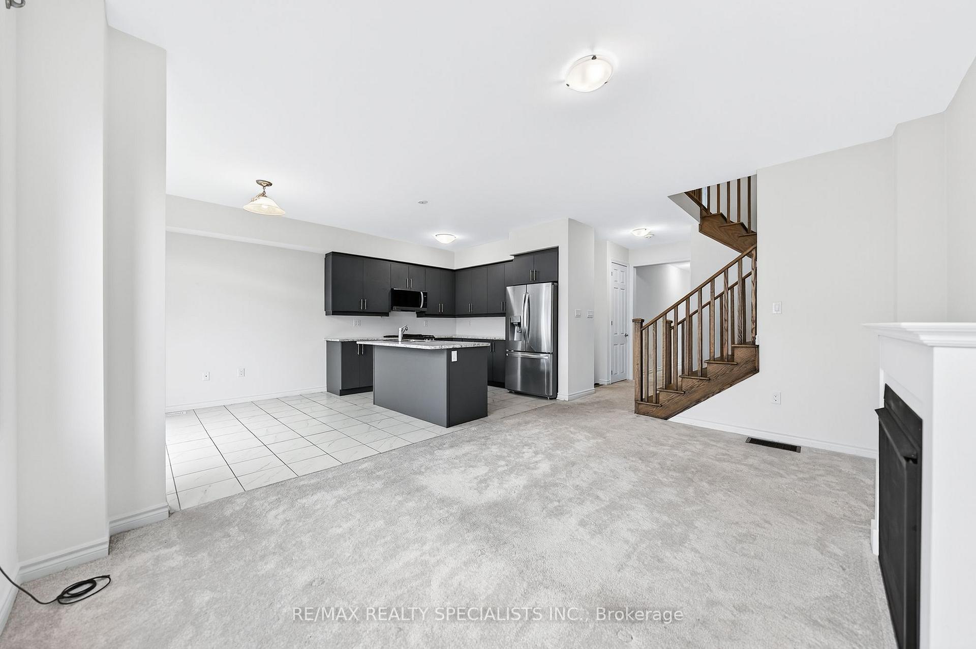 Photo 13 of 27 Harpin Way W, Centre Wellington, Fergus — HOMEH