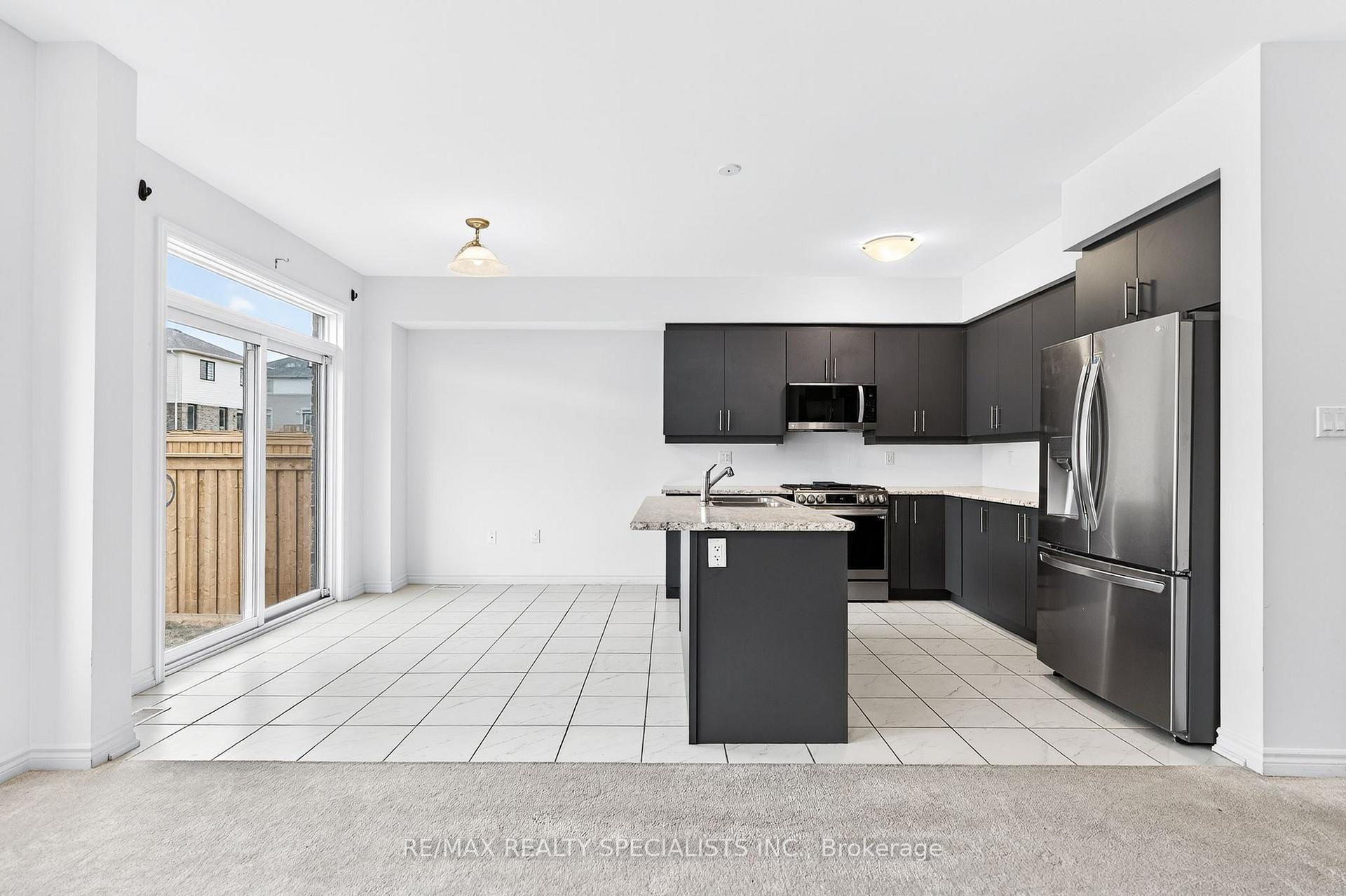 Photo 14 of 27 Harpin Way W, Centre Wellington, Fergus — HOMEH