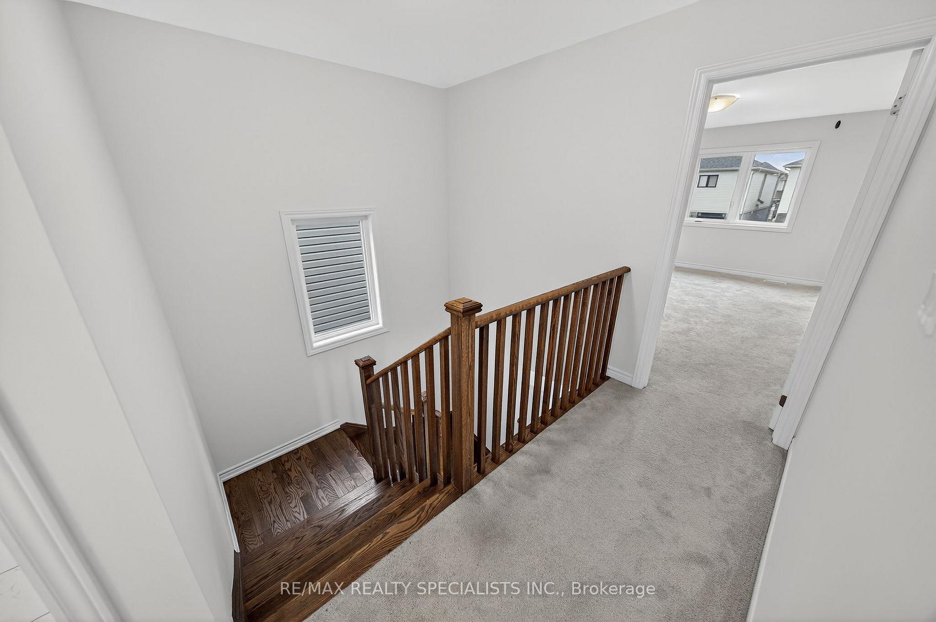 Photo 28 of 27 Harpin Way W, Centre Wellington, Fergus — HOMEH