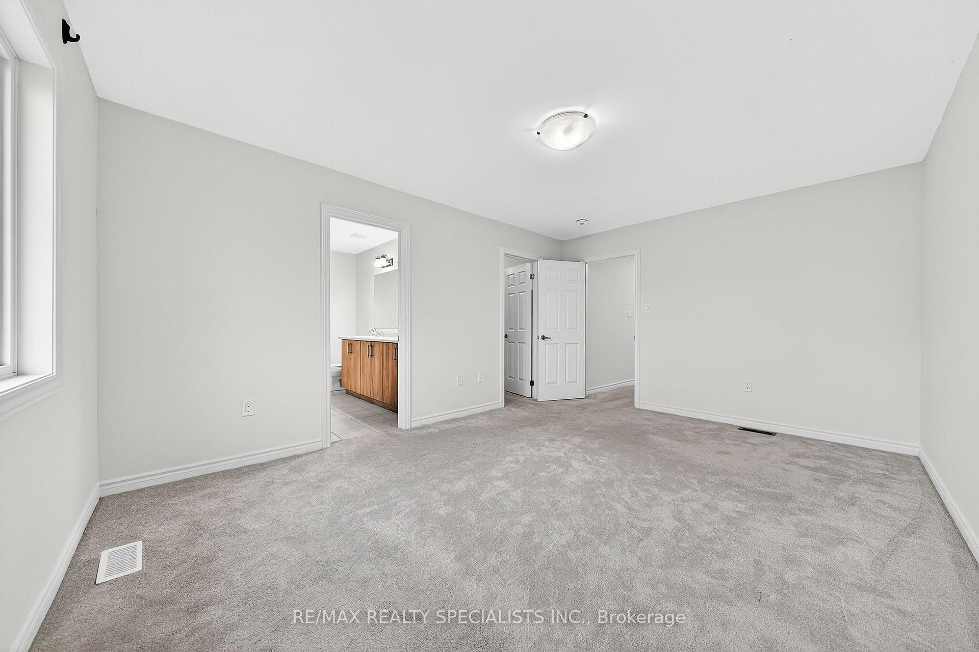 Photo 30 of 27 Harpin Way W, Centre Wellington, Fergus — HOMEH
