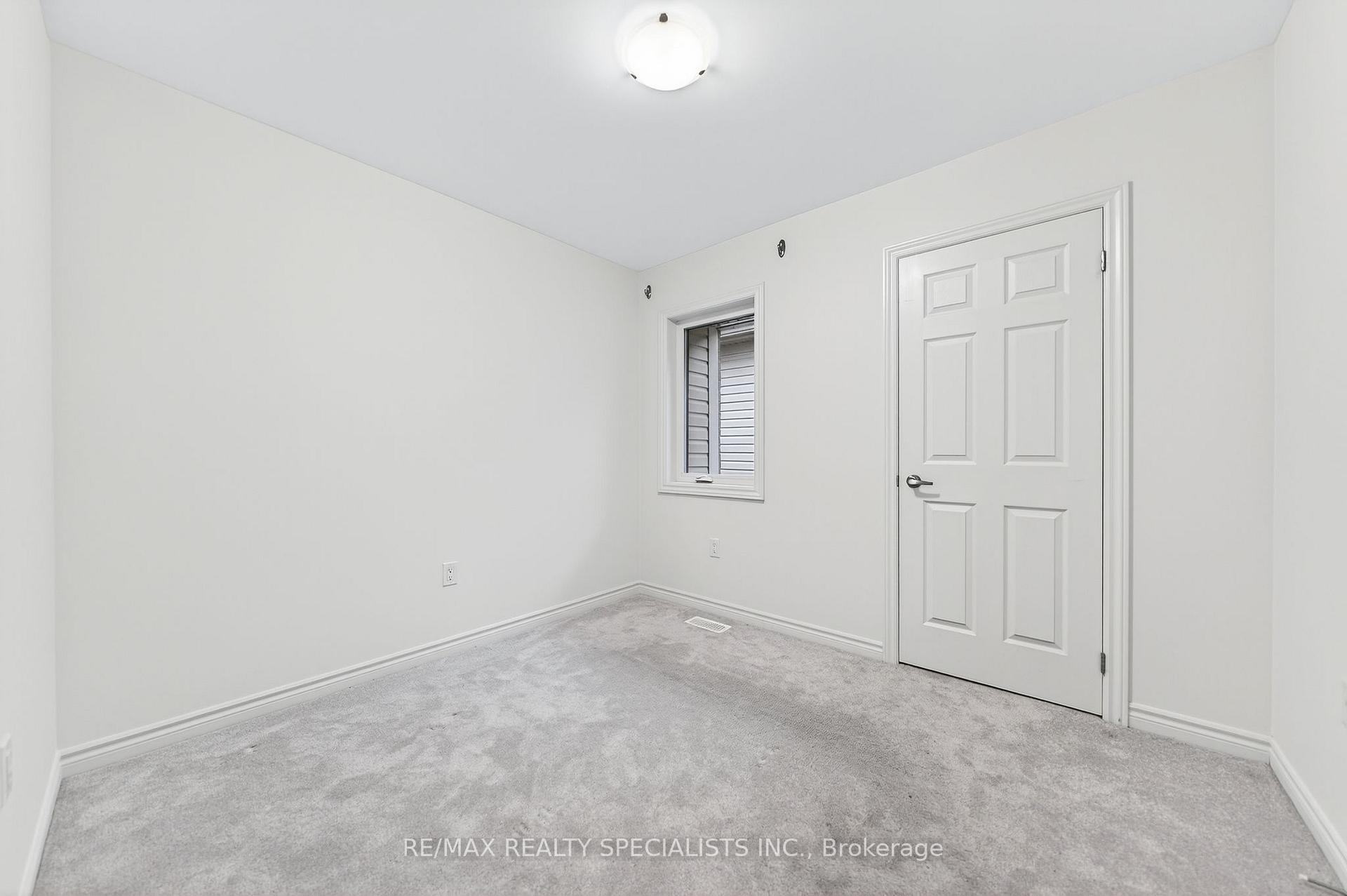 Photo 39 of 27 Harpin Way W, Centre Wellington, Fergus — HOMEH