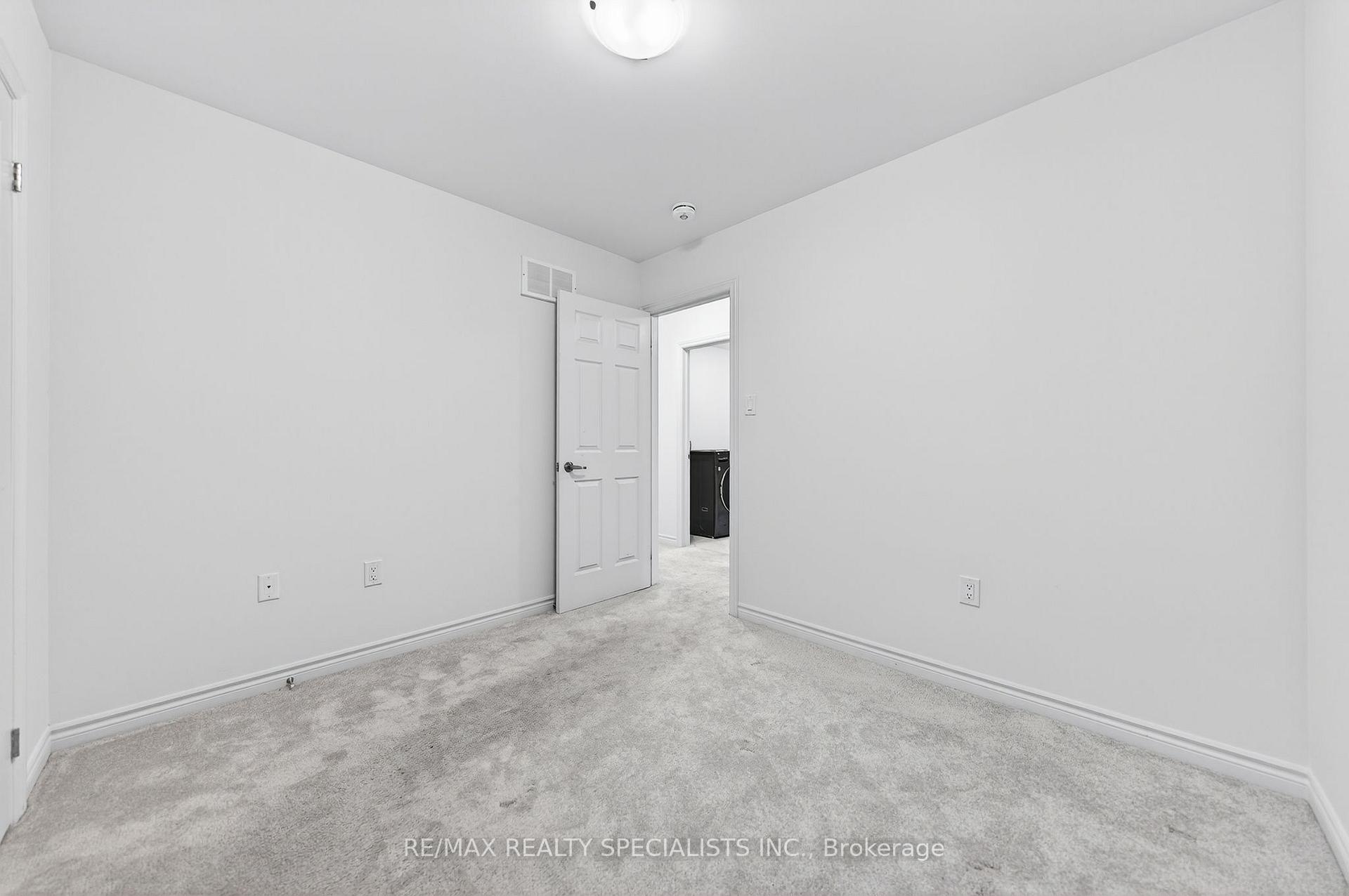 Photo 40 of 27 Harpin Way W, Centre Wellington, Fergus — HOMEH