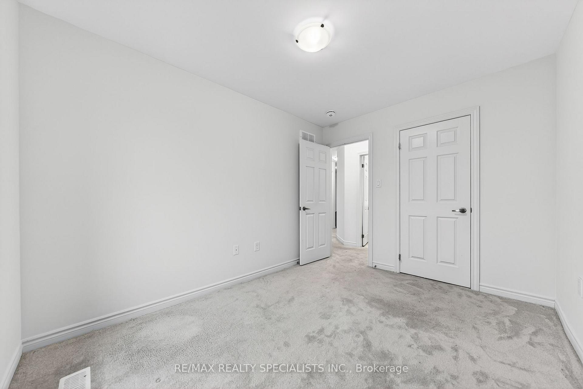 Photo 42 of 27 Harpin Way W, Centre Wellington, Fergus — HOMEH