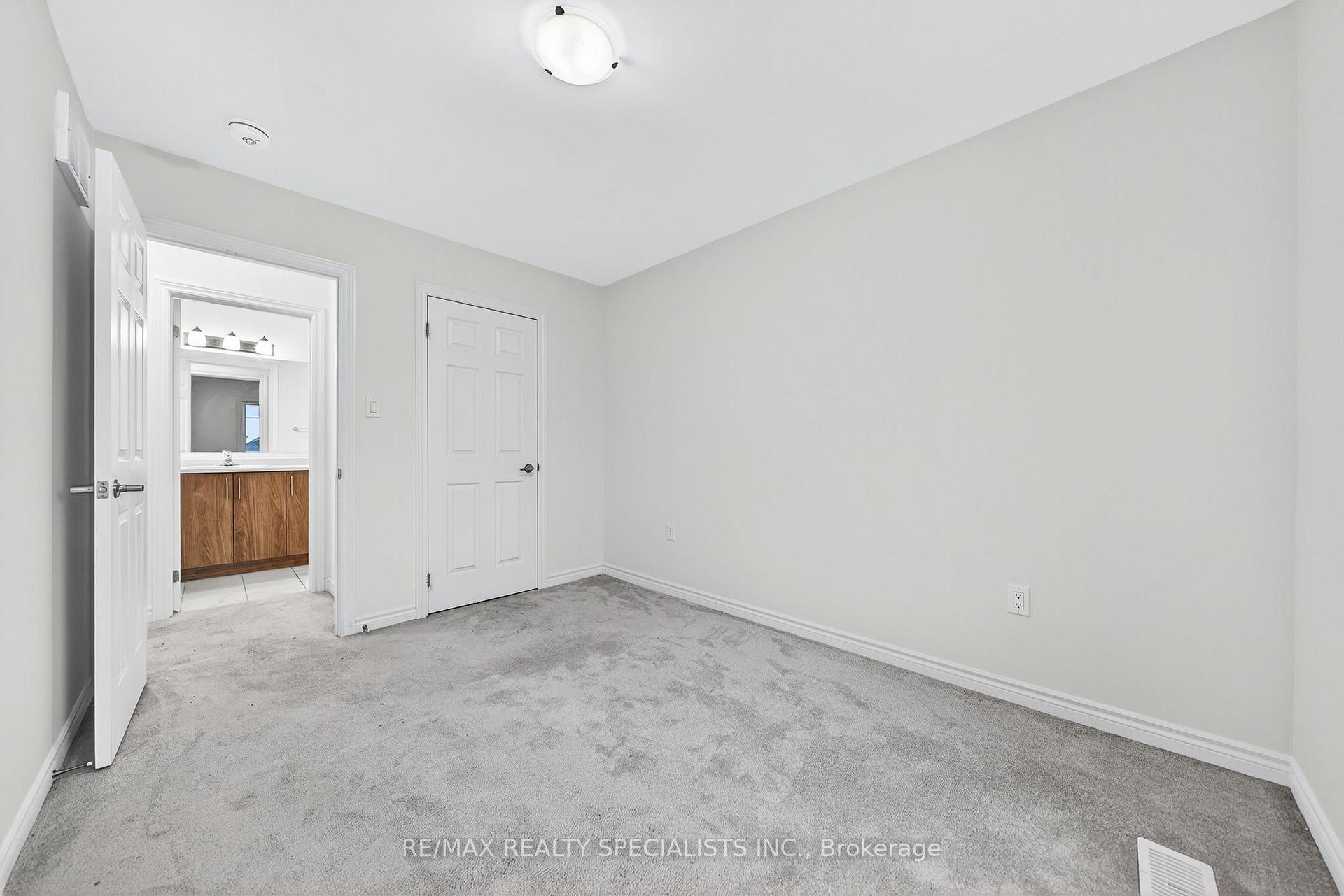 Photo 43 of 27 Harpin Way W, Centre Wellington, Fergus — HOMEH