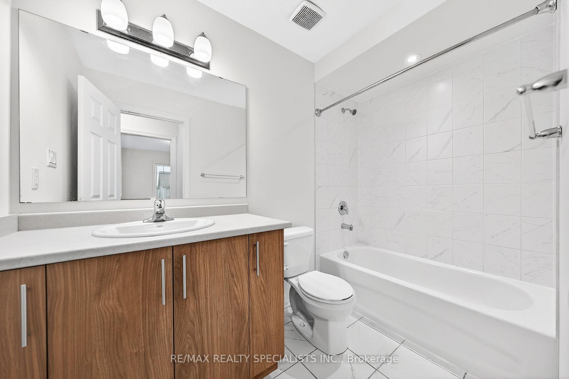 Photo 44 of 27 Harpin Way W, Centre Wellington, Fergus — HOMEH