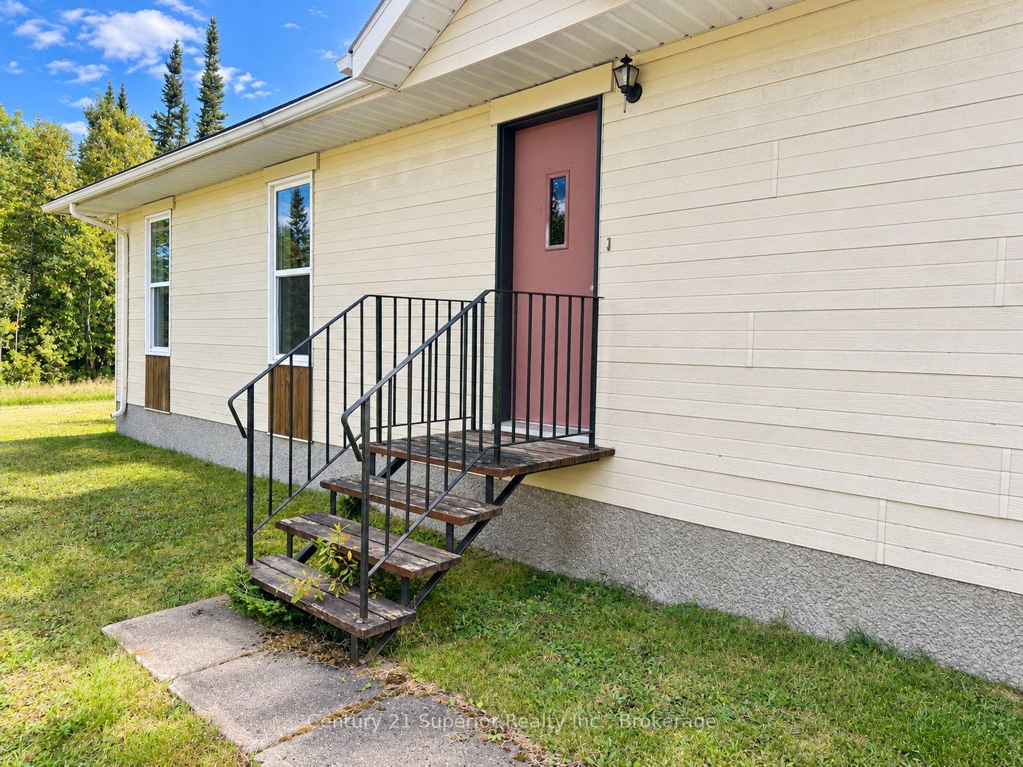 Photo 2 of 606 Peary Street, Schreiber — HOMEH