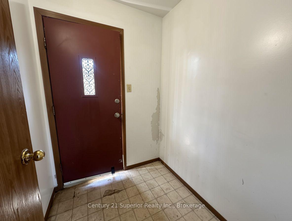 Photo 3 of 606 Peary Street, Schreiber — HOMEH
