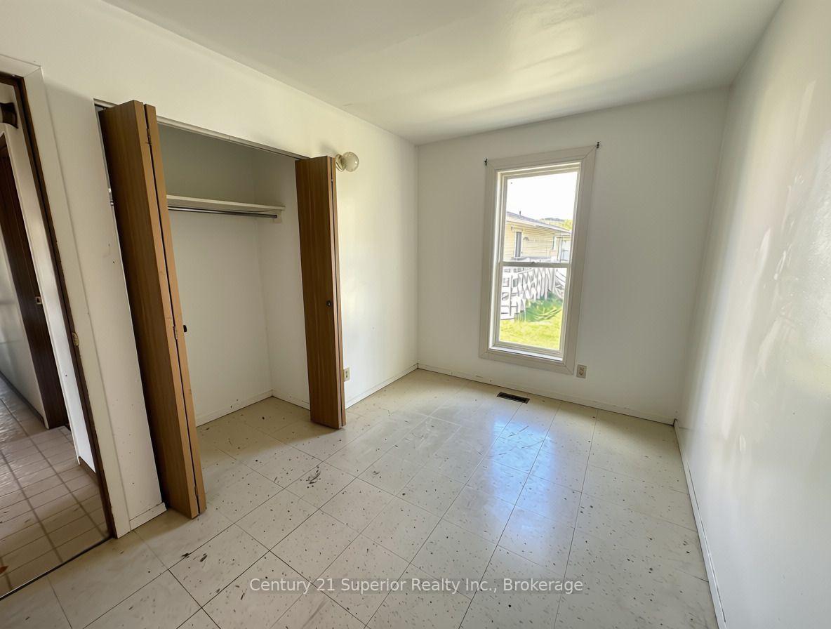 Photo 10 of 606 Peary Street, Schreiber — HOMEH