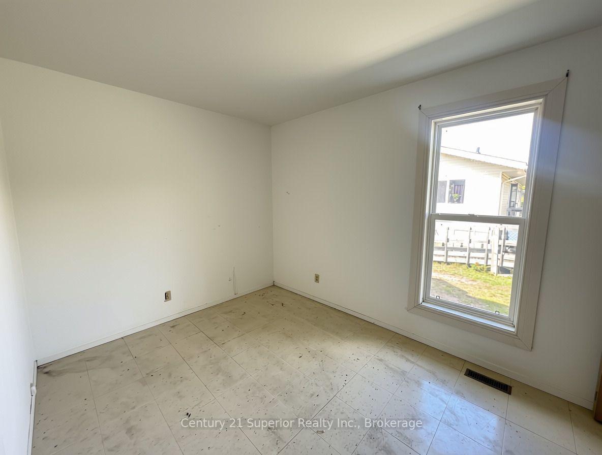 Photo 11 of 606 Peary Street, Schreiber — HOMEH