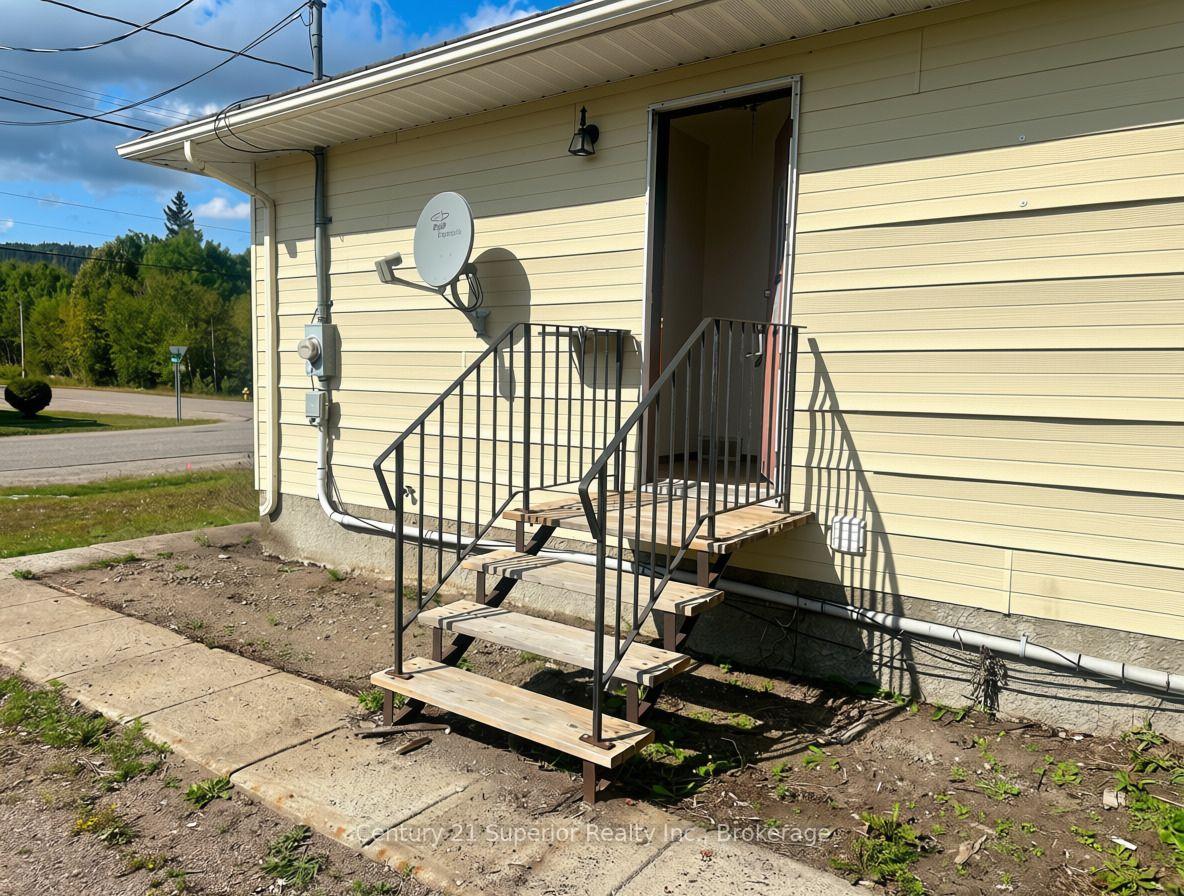 Photo 26 of 606 Peary Street, Schreiber — HOMEH