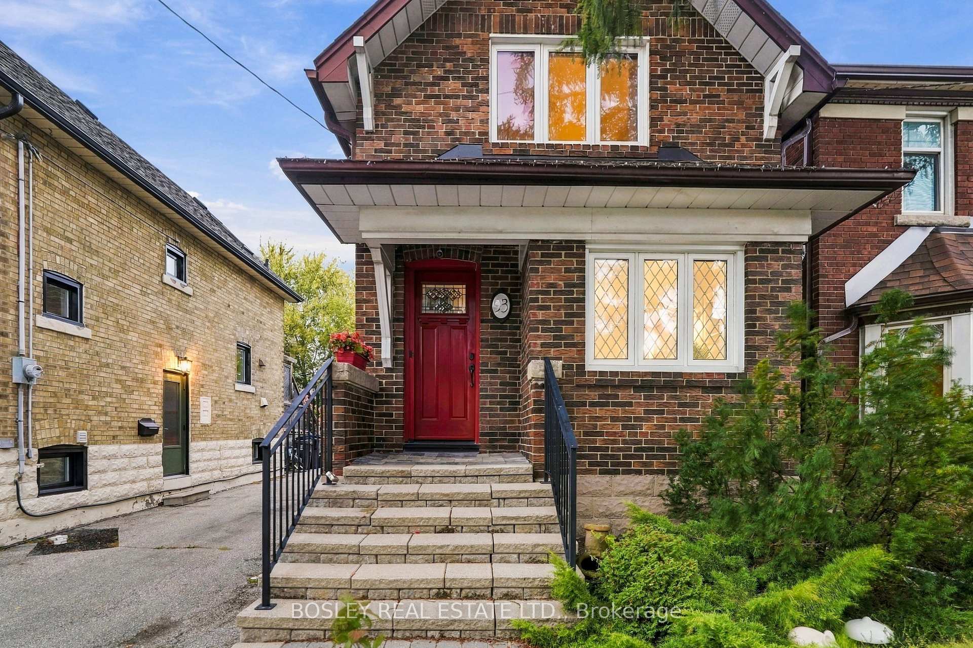 Photo 3 of 93 Eleventh Street, Etobicoke, New Toronto — HOMEH