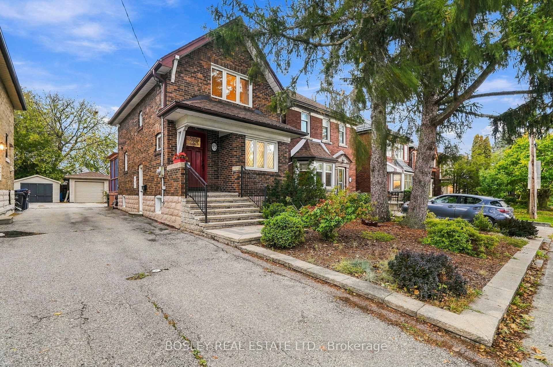 Photo 6 of 93 Eleventh Street, Etobicoke, New Toronto — HOMEH