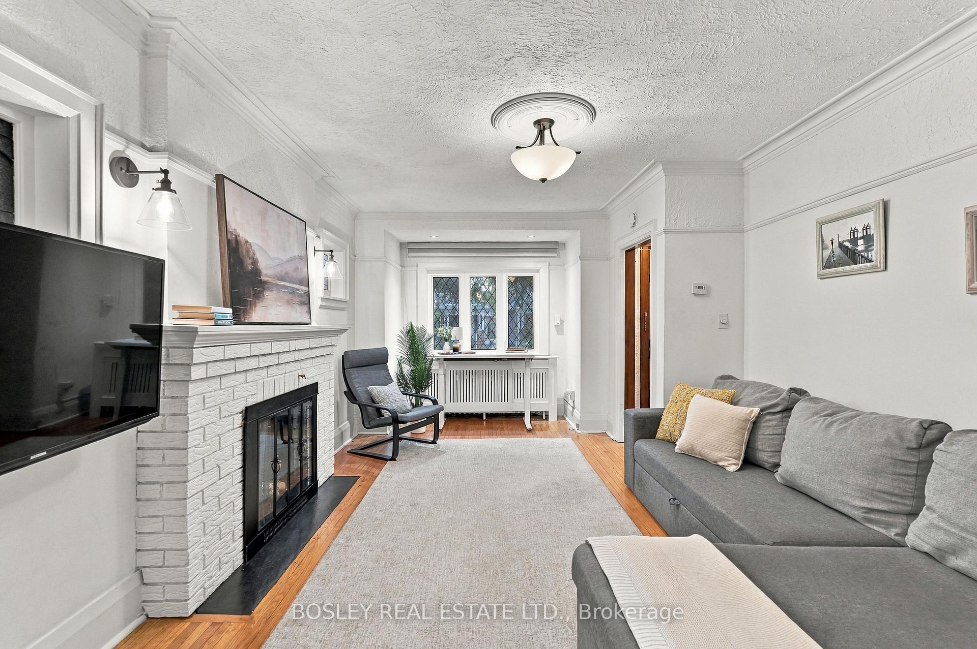 Photo 11 of 93 Eleventh Street, Etobicoke, New Toronto — HOMEH