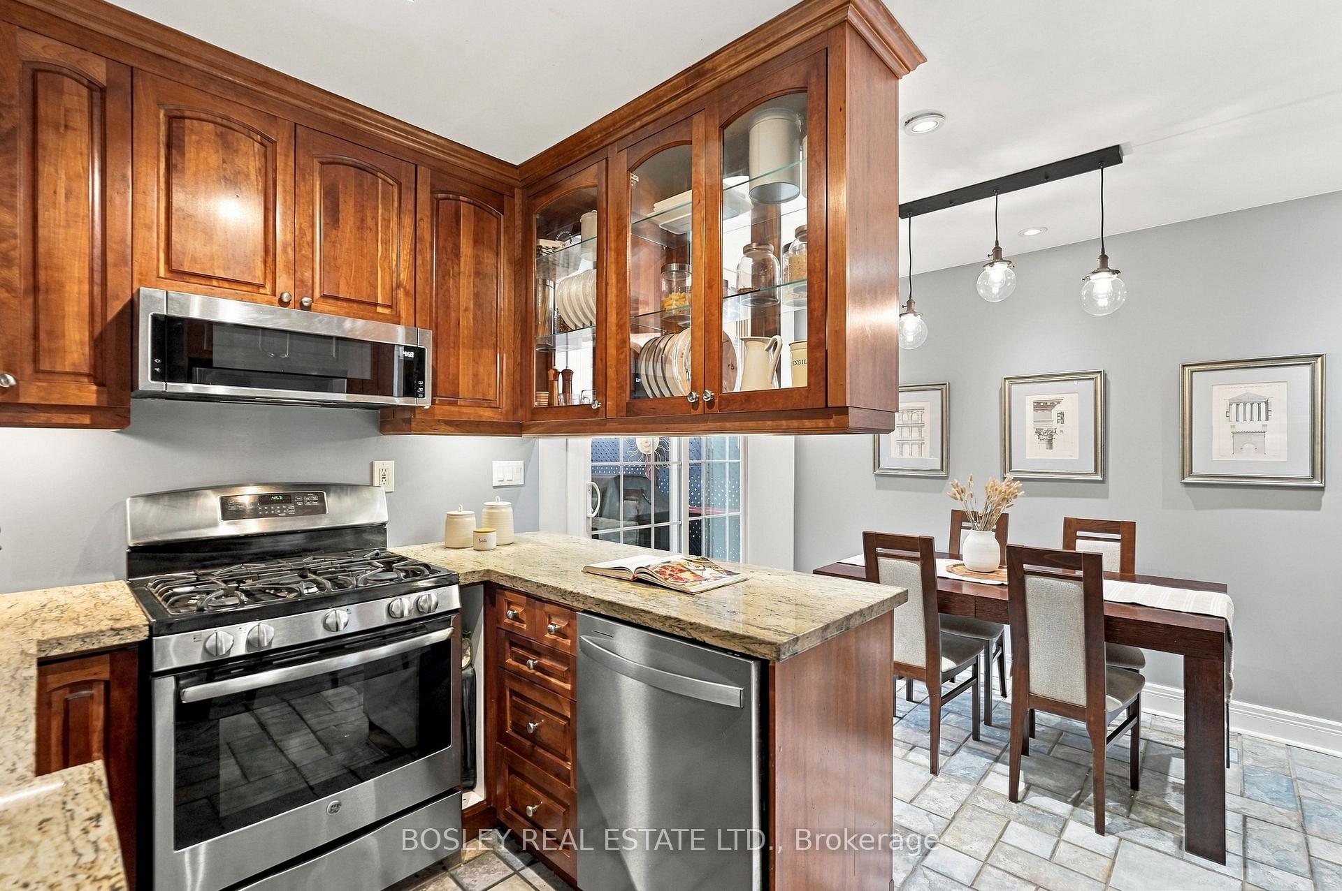 Photo 16 of 93 Eleventh Street, Etobicoke, New Toronto — HOMEH