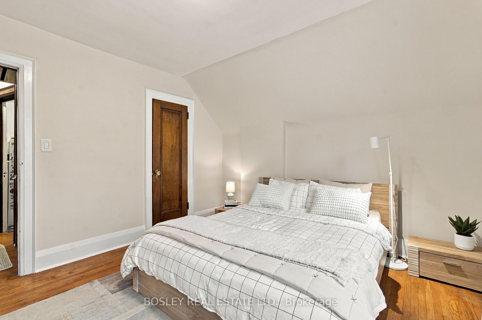 Photo 18 of 93 Eleventh Street, Etobicoke, New Toronto — HOMEH