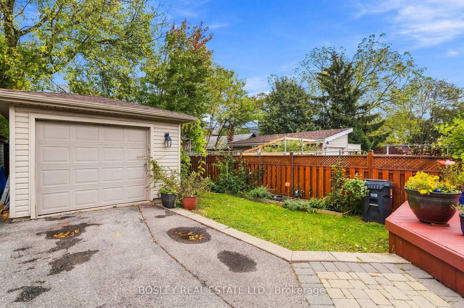 Photo 37 of 93 Eleventh Street, Etobicoke, New Toronto — HOMEH