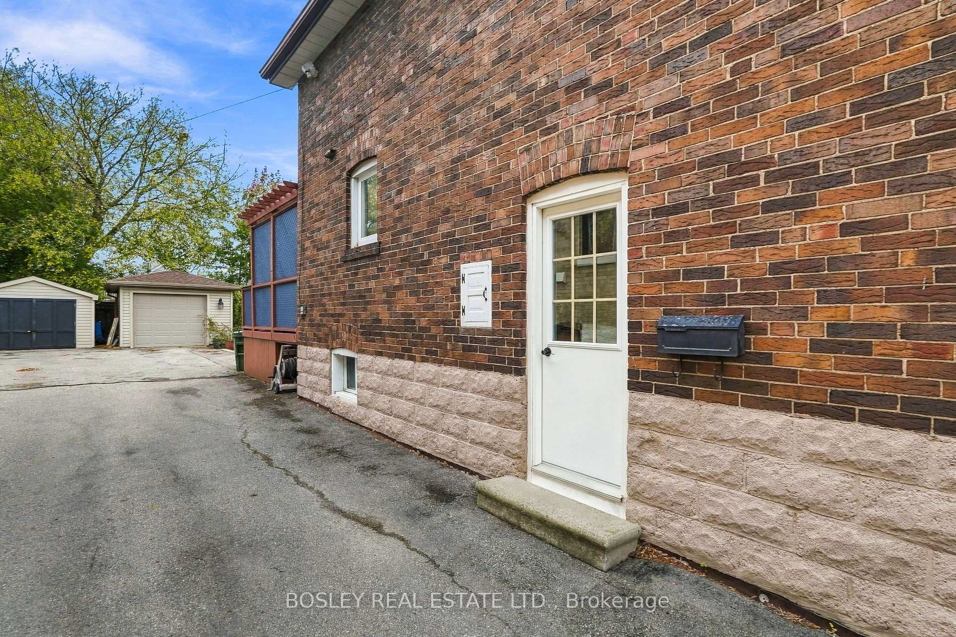 Photo 42 of 93 Eleventh Street, Etobicoke, New Toronto — HOMEH