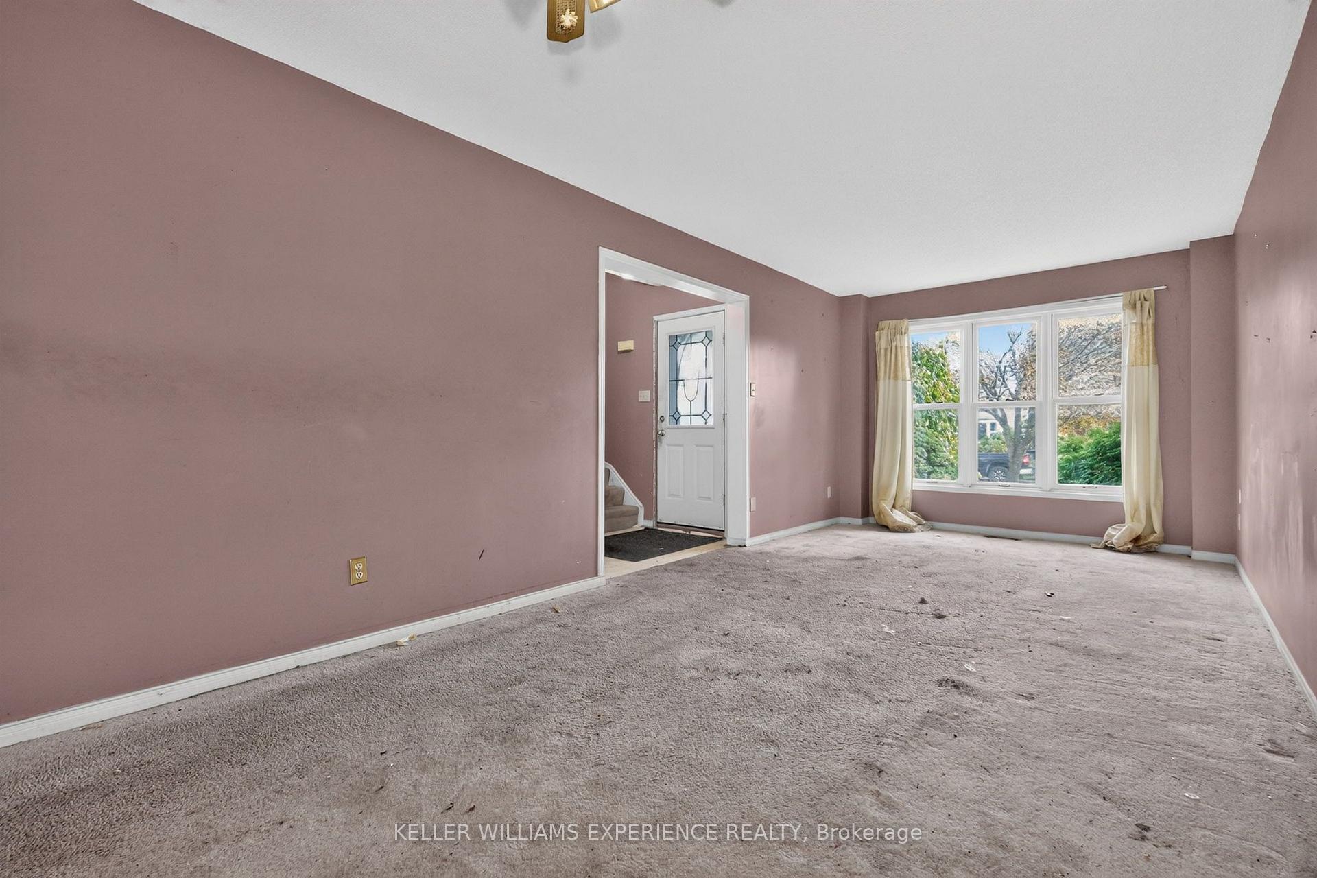 Photo 3 of 1920 Applewood Avenue, Innisfil, Alcona — HOMEH