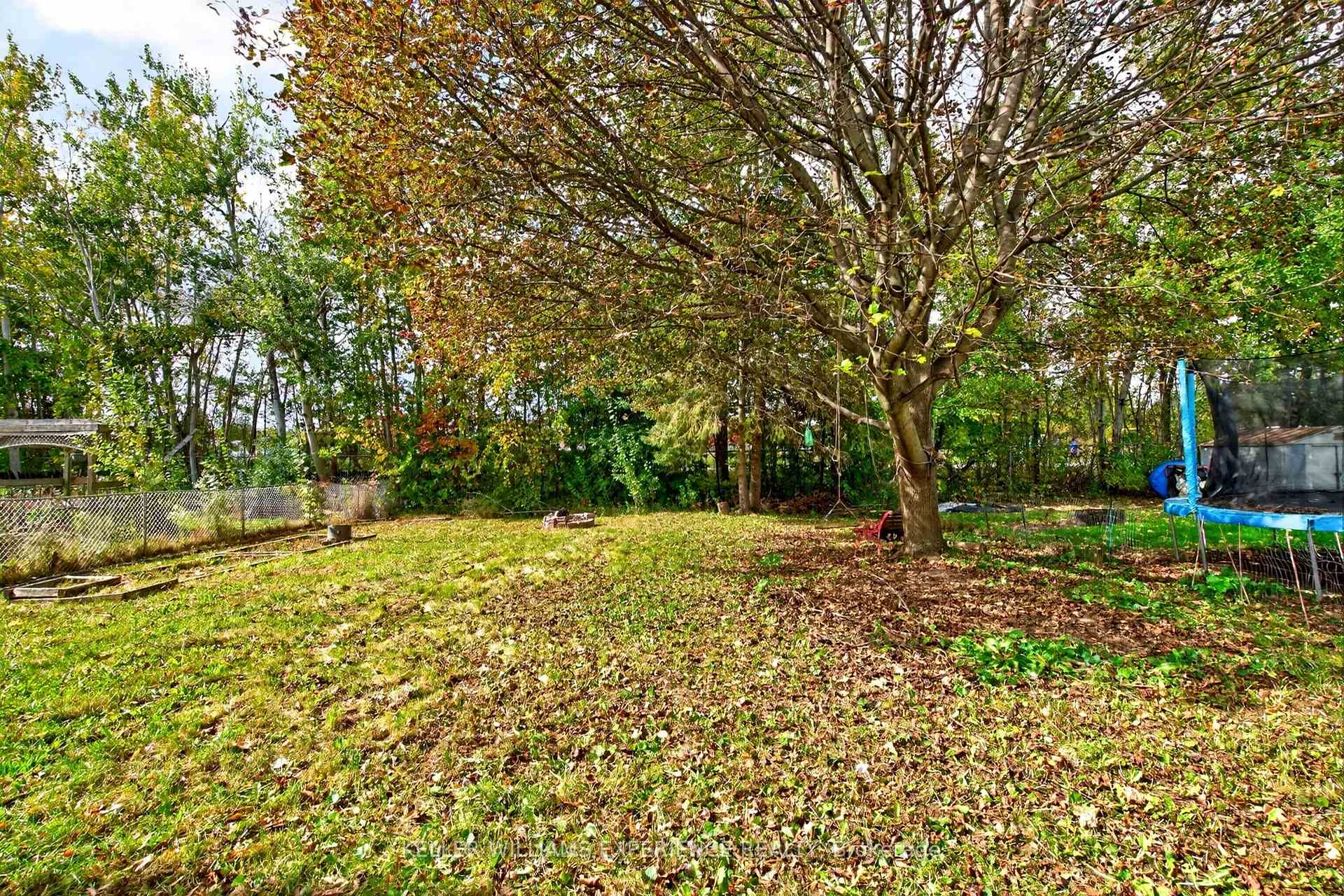 Photo 9 of 1920 Applewood Avenue, Innisfil, Alcona — HOMEH