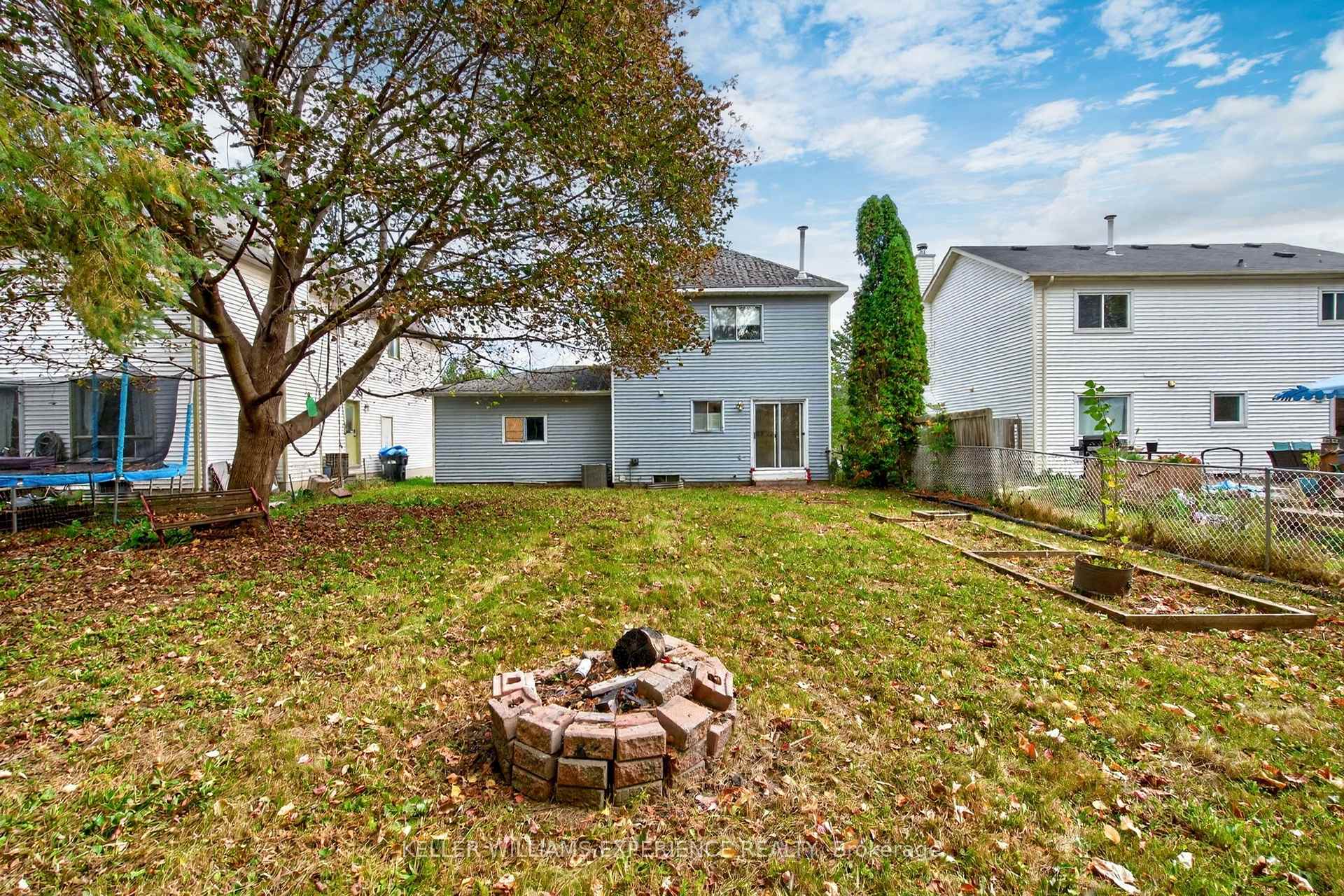 Photo 10 of 1920 Applewood Avenue, Innisfil, Alcona — HOMEH