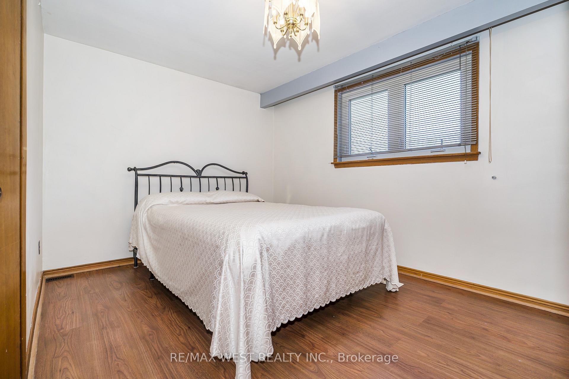 Photo 14 of 112 Harris Crescent, Vaughan, West Woodbridge — HOMEH