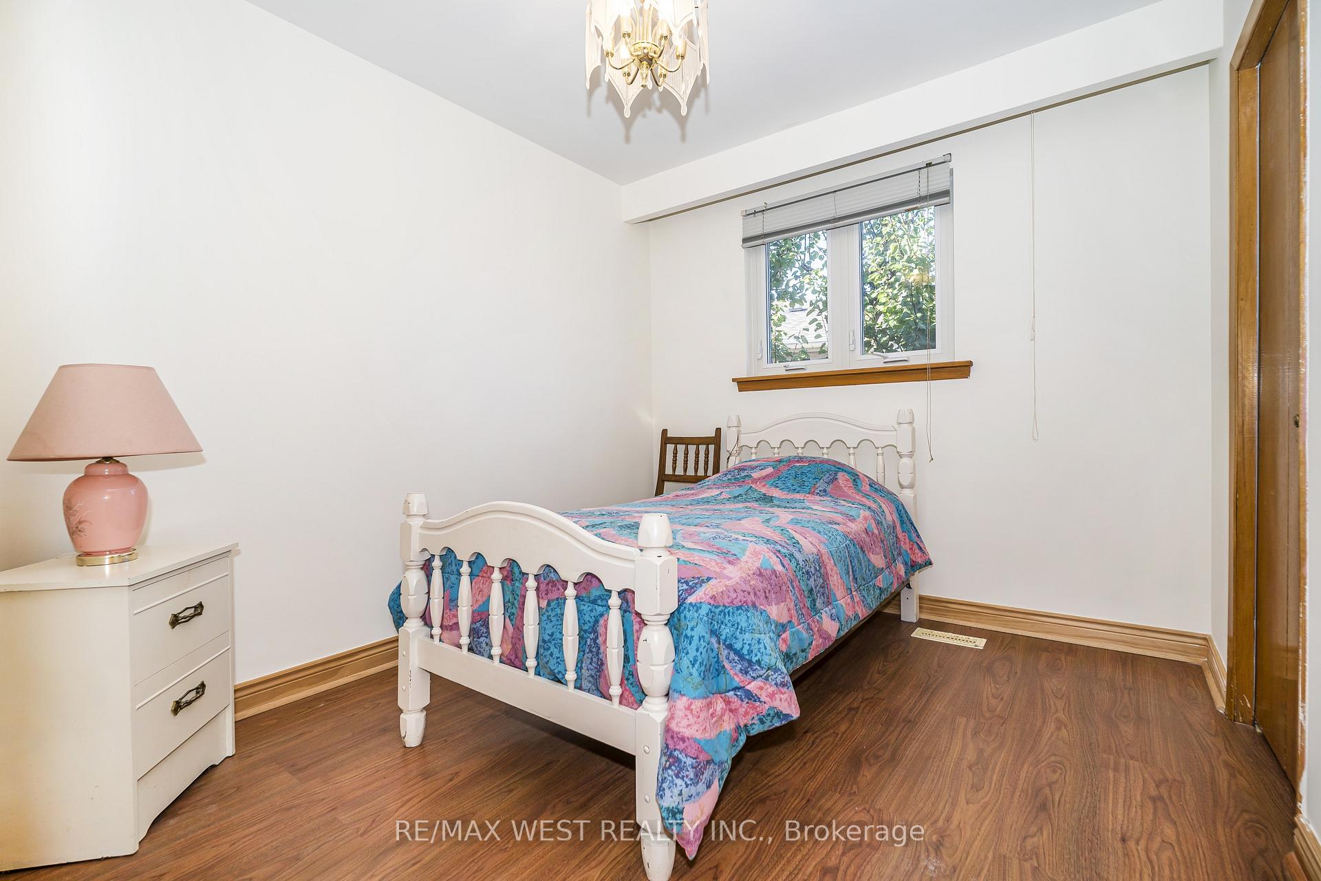 Photo 15 of 112 Harris Crescent, Vaughan, West Woodbridge — HOMEH