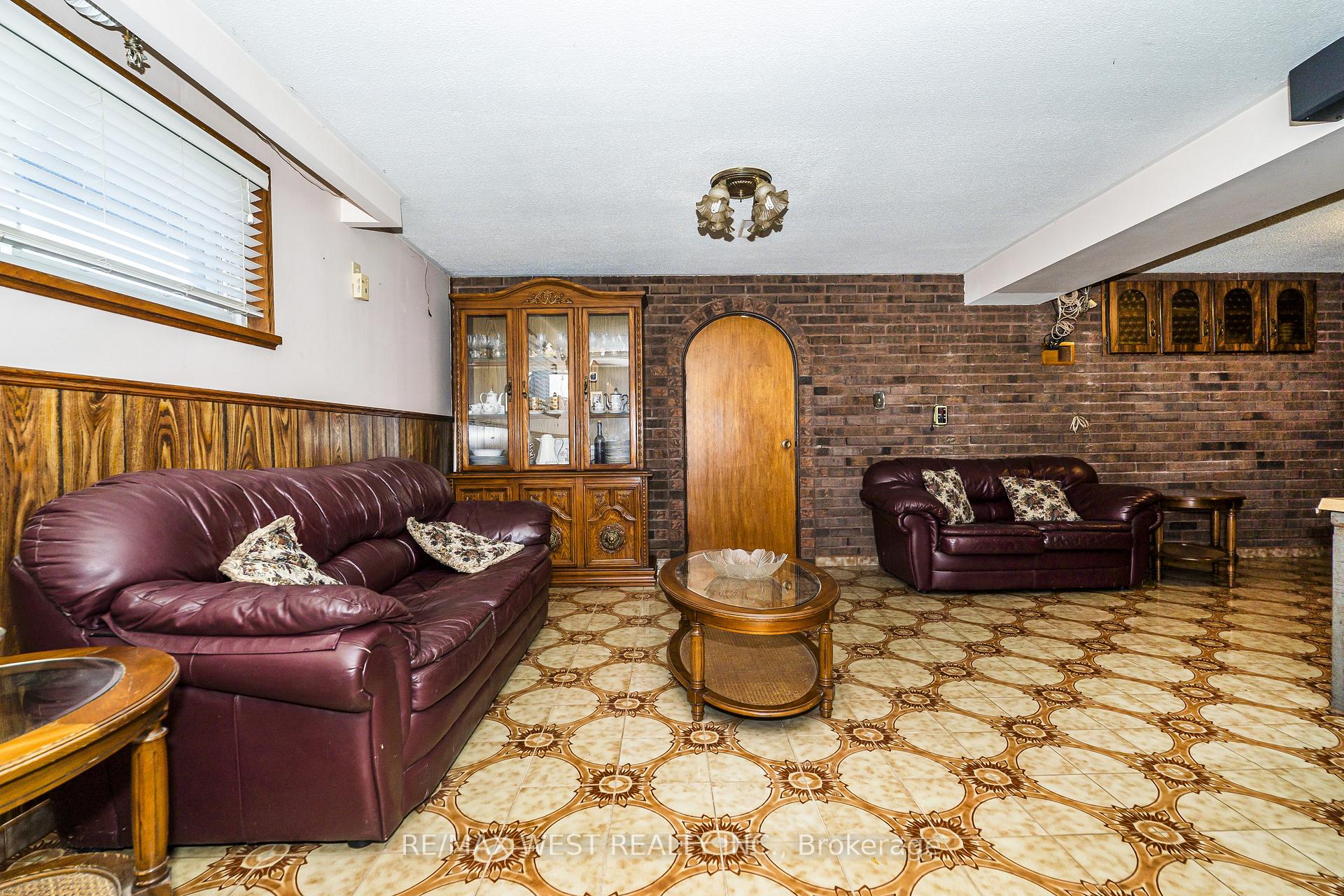 Photo 22 of 112 Harris Crescent, Vaughan, West Woodbridge — HOMEH