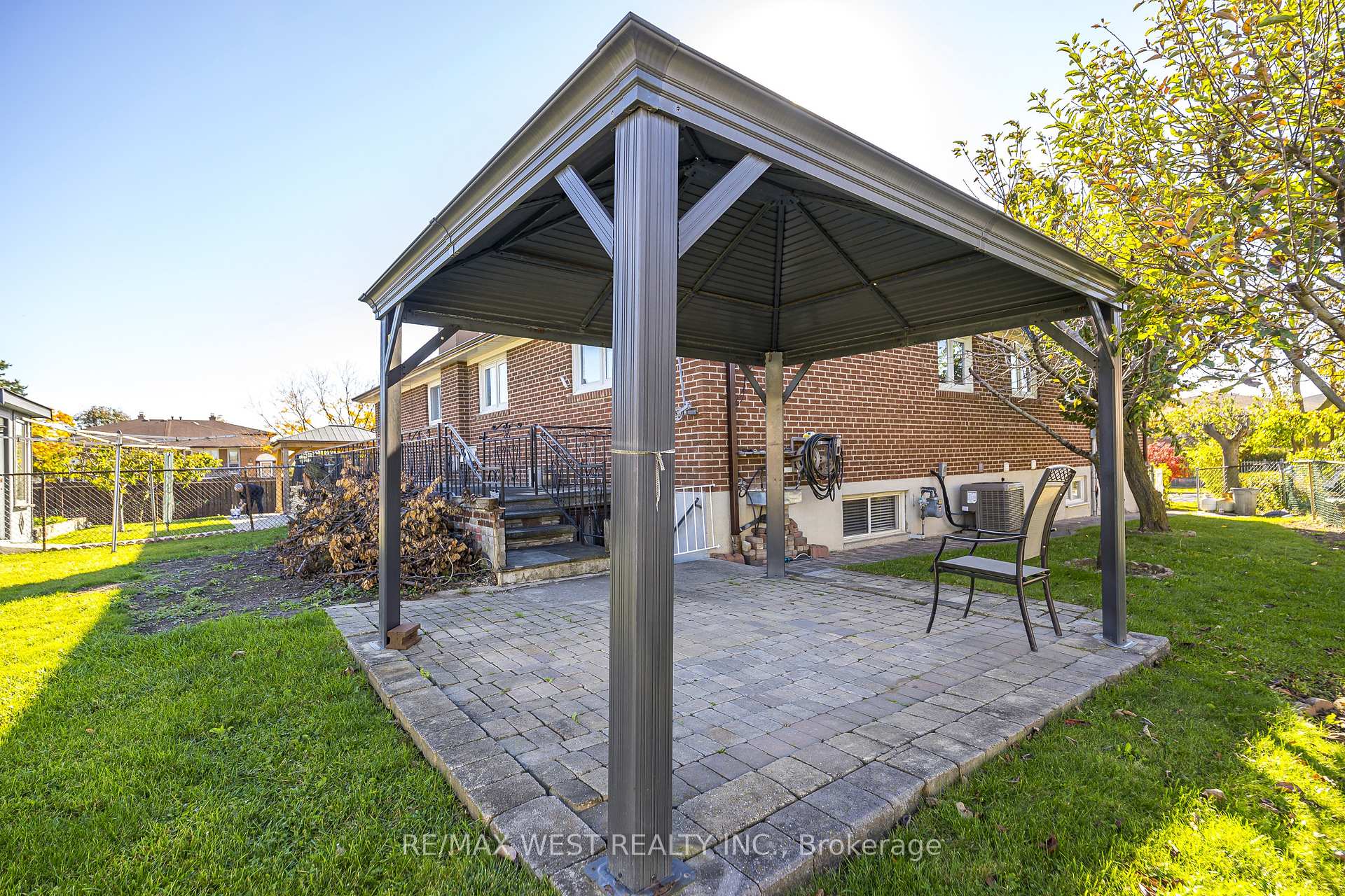 Photo 29 of 112 Harris Crescent, Vaughan, West Woodbridge — HOMEH