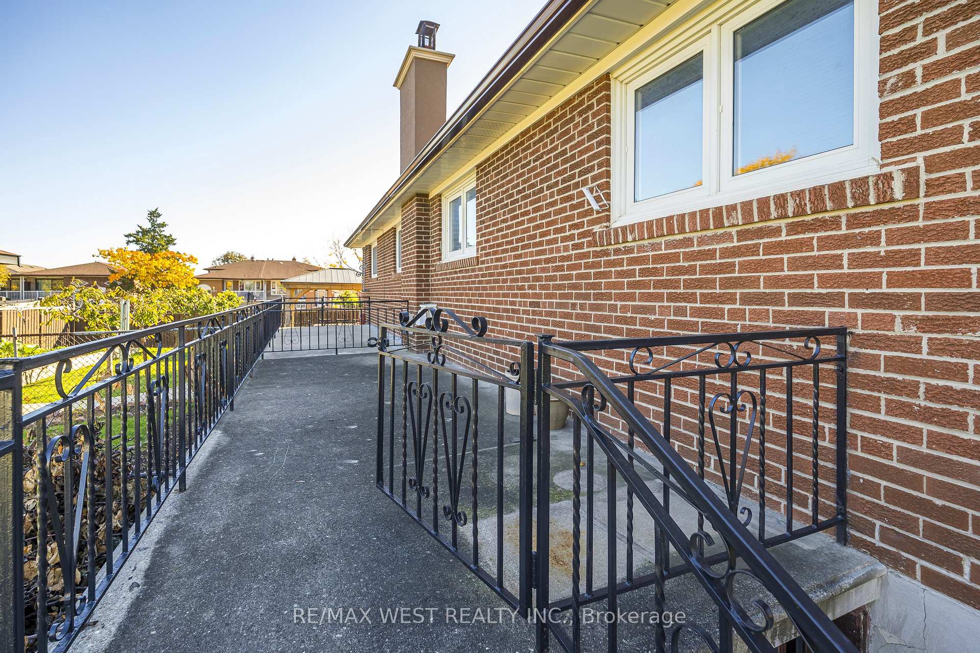 Photo 31 of 112 Harris Crescent, Vaughan, West Woodbridge — HOMEH