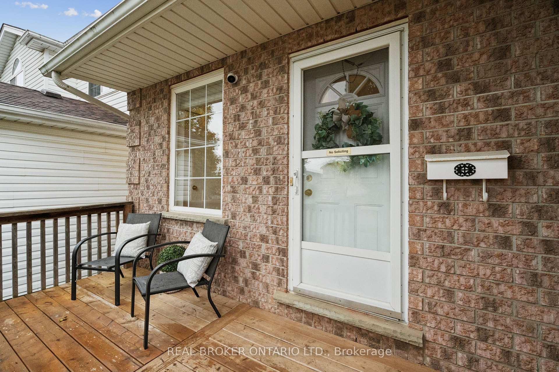 Photo 2 of 46 Chesterton Lane, Guelph, Grange Road — HOMEH