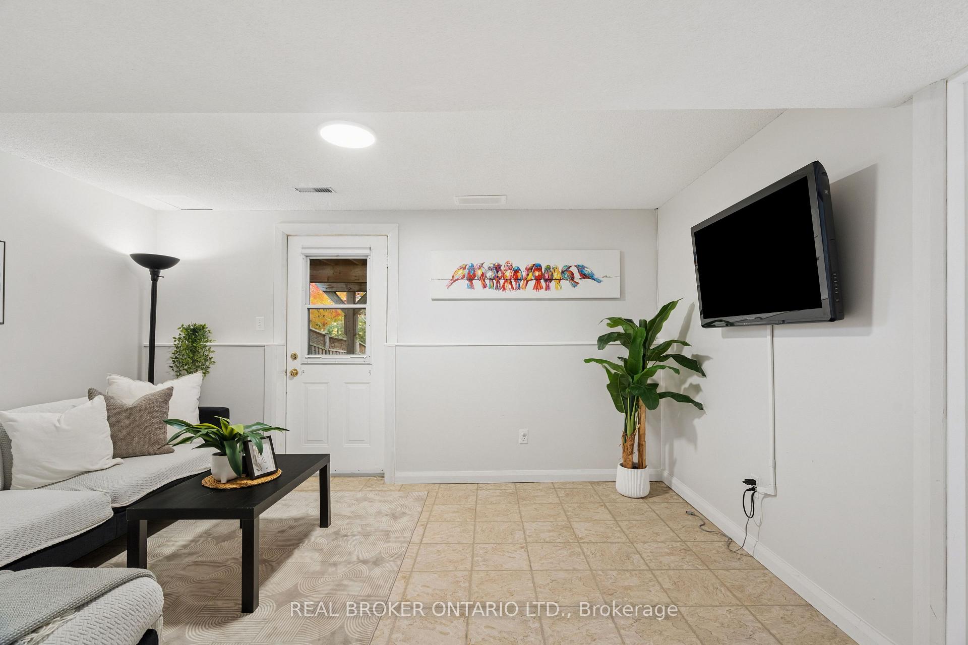 Photo 19 of 46 Chesterton Lane, Guelph, Grange Road — HOMEH