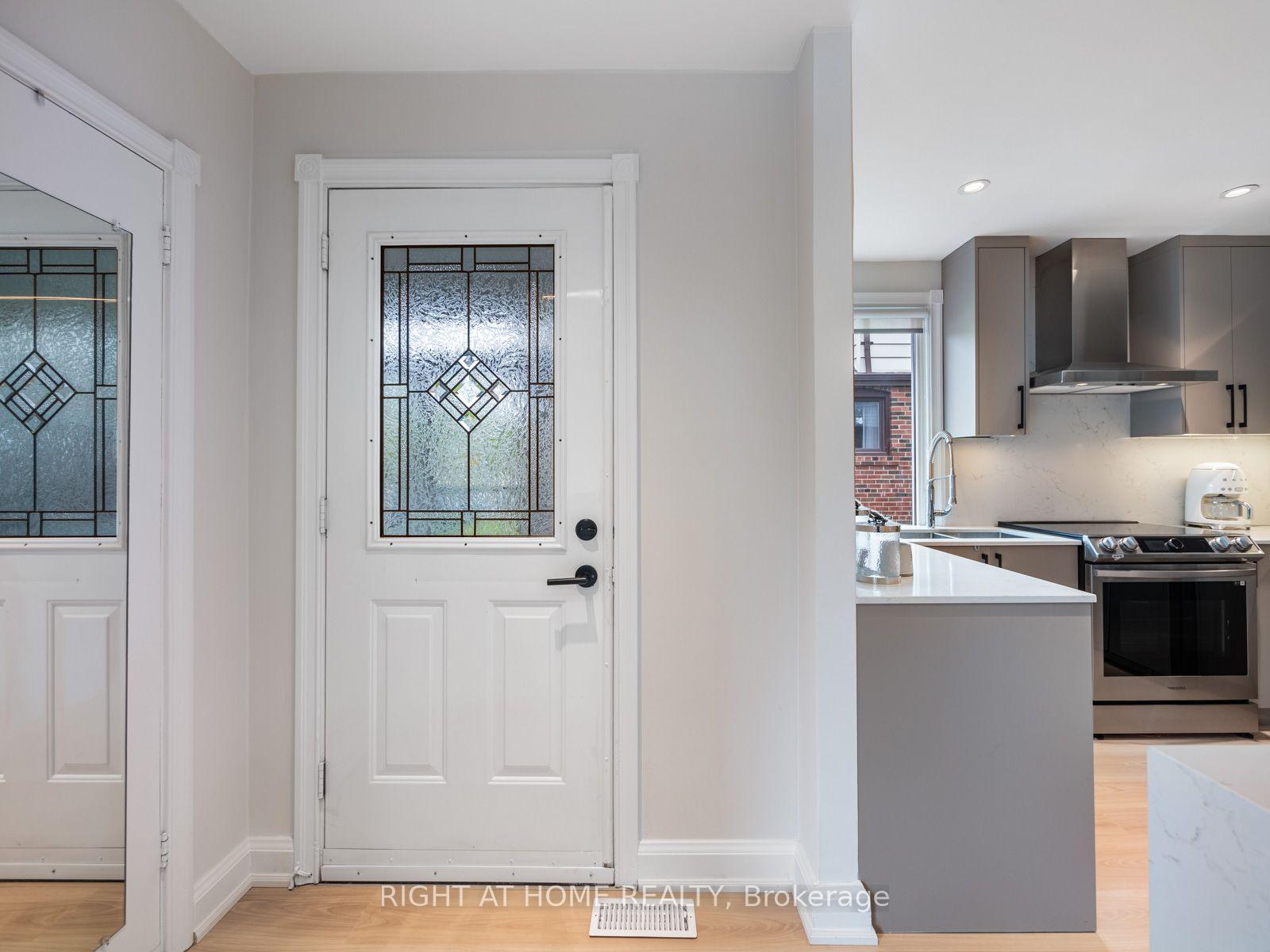 Photo 3 of 49 Amsterdam Avenue, Toronto, O'Connor-Parkview — HOMEH