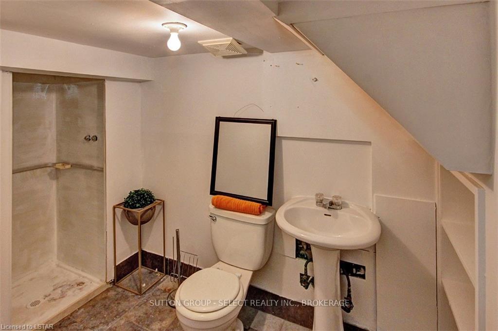 Photo 27 of 67 Hyla Street, London, East M — HOMEH